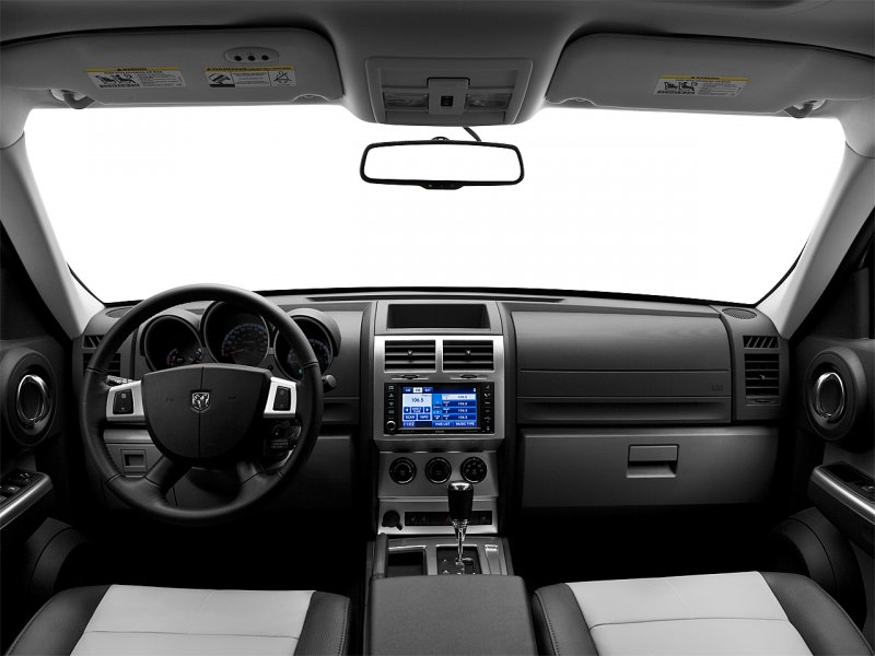 Dodge Nitro салон