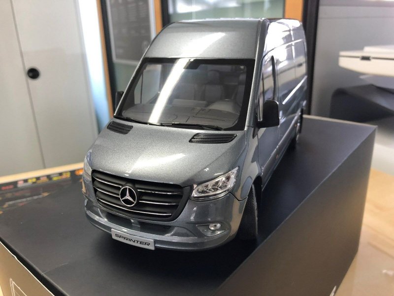 1/18 Mercedes-Benz Sprinter