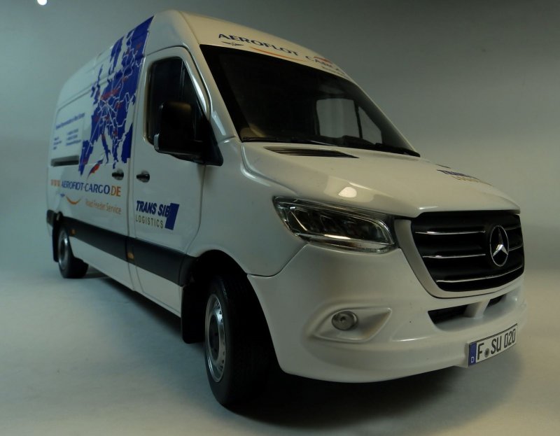 1/18 Mercedes-Benz Sprinter