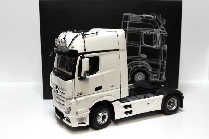 Mercedes Actros NZG