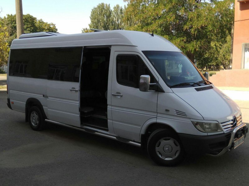 Автобус Мерседес 16