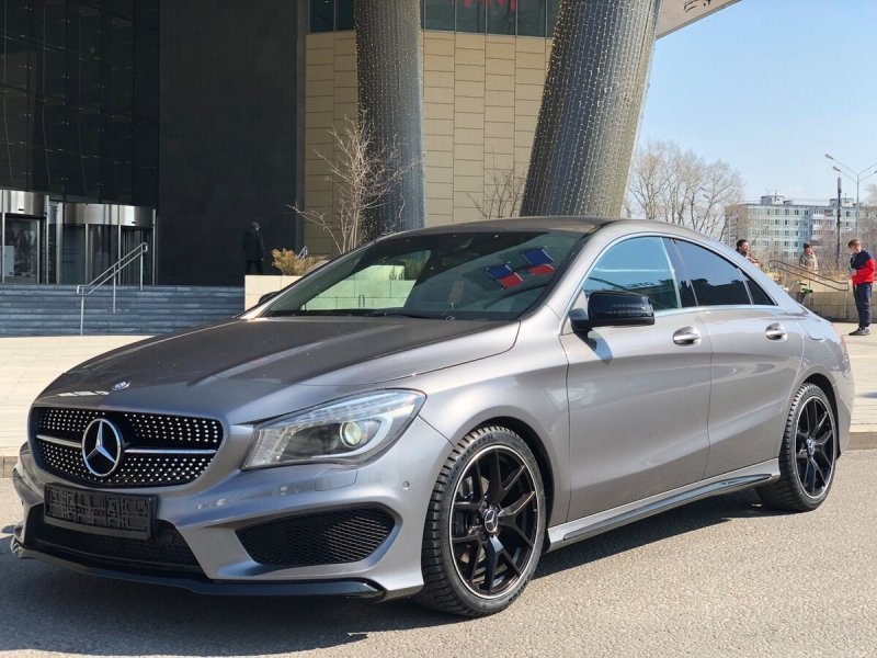 Mercedes-Benz CLA седан (CLA 200)