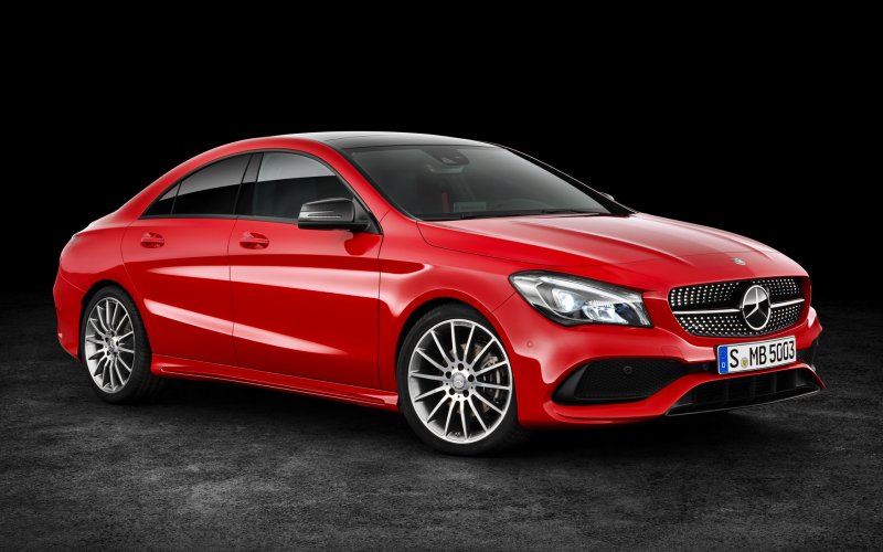 Мерседес-Бенц CLA 200 красная