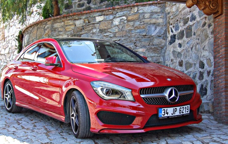 Mercedes Benz CLA 200 AMG