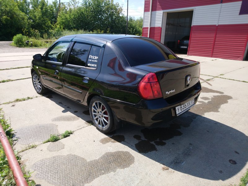 Renault Logan 2012 серебристый