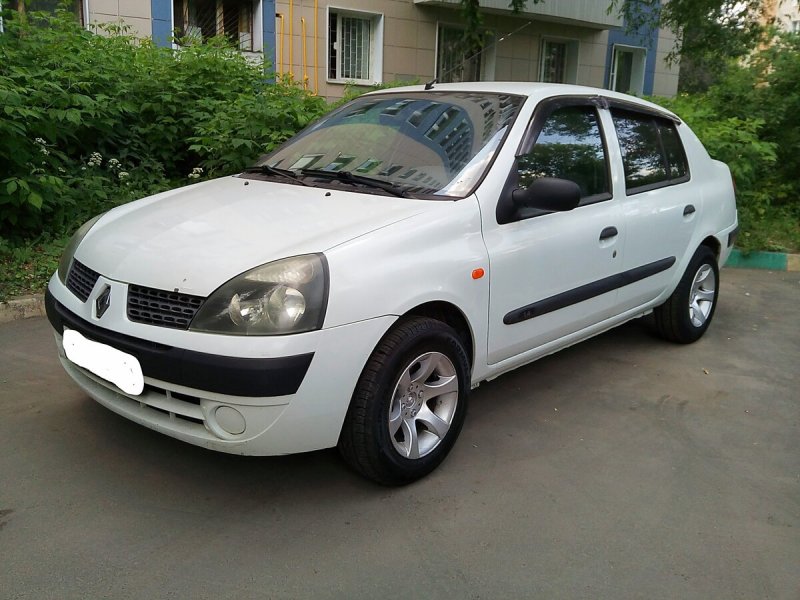 Renault symbol 2004