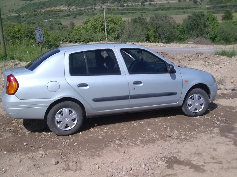 Рено Симбол 2005
