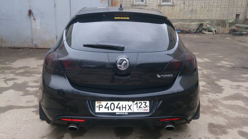 Опель Астра j 2011 сзади