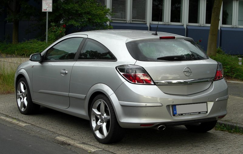 Opel Astra h GTC 2006