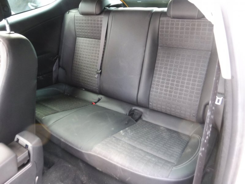 Opel Astra j задние сидения