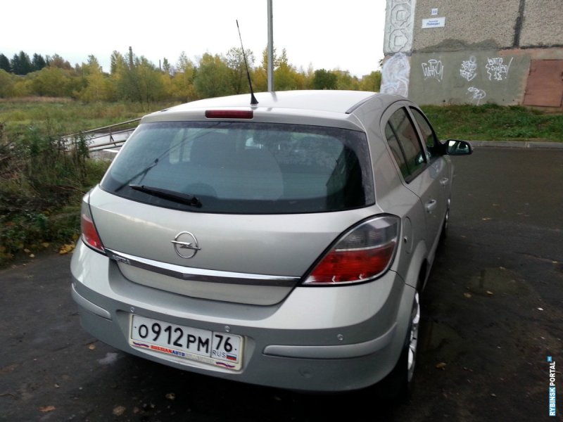 Opel Astra 2008 хэтчбек сзади