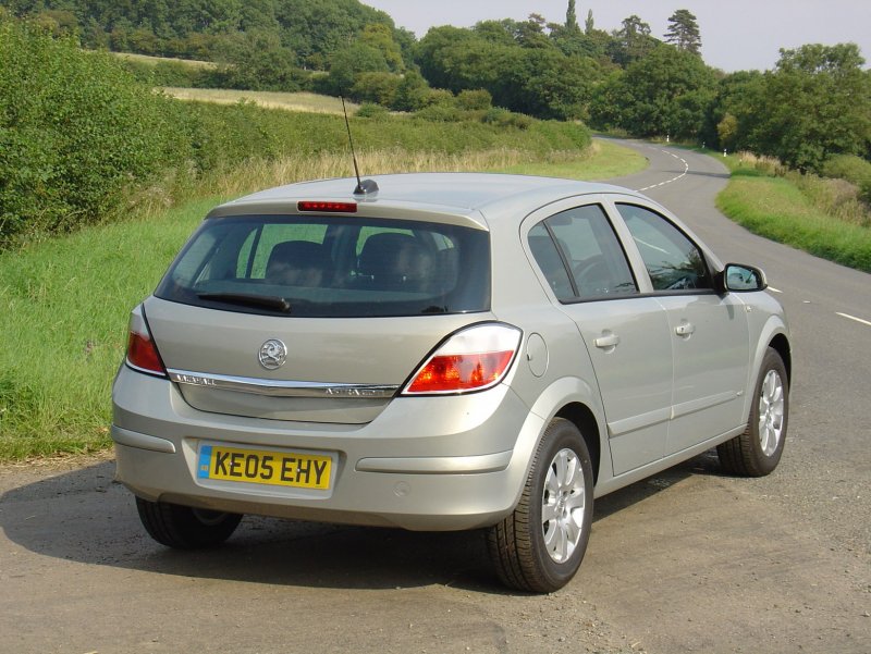 Opel Astra 2010 хэтчбек