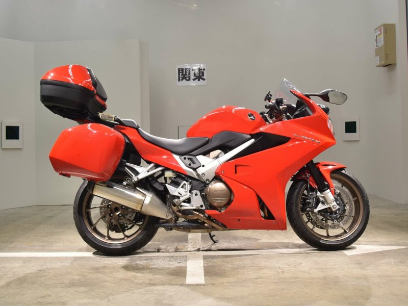 Honda VFR 800 красный