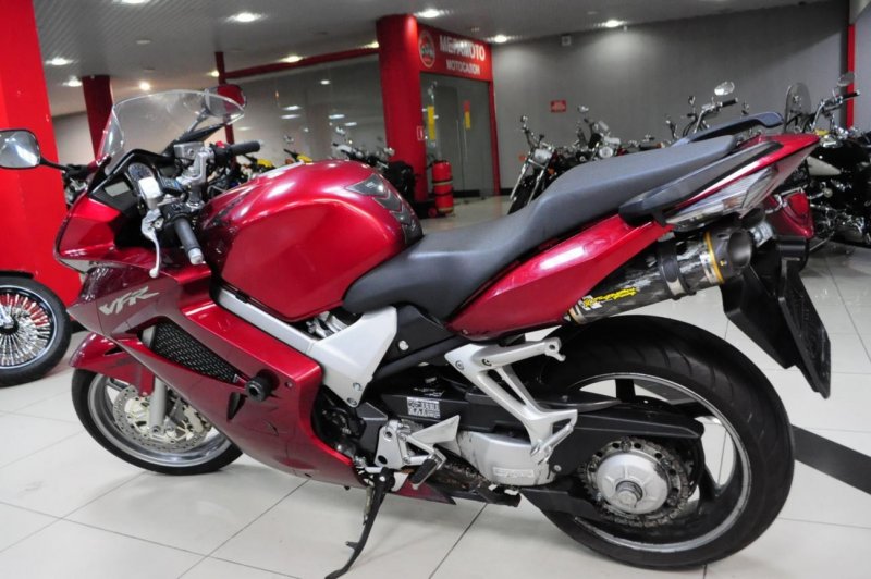 Мотоцикл Honda VFR 800