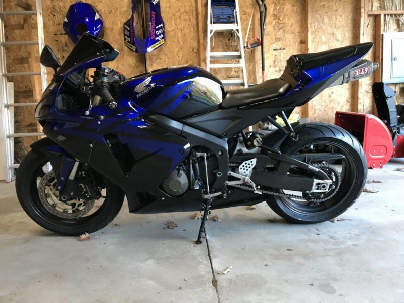 Honda cbr600rr Black