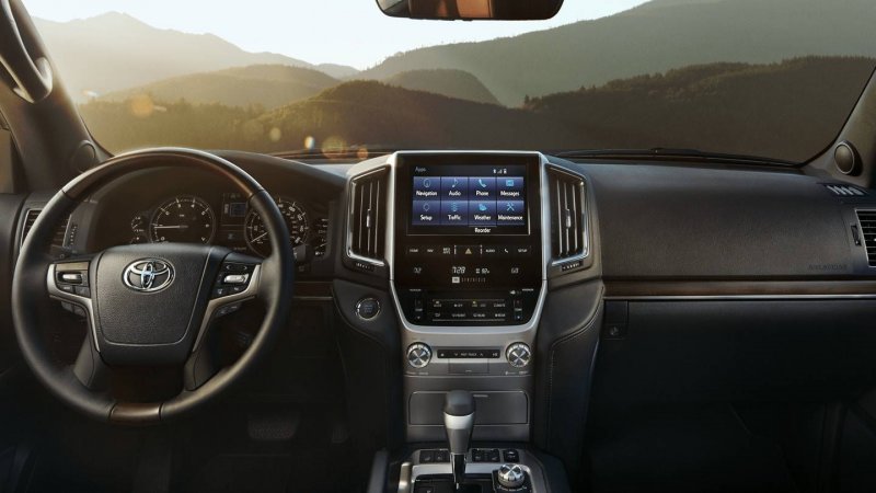 Toyota Land Cruiser 300 2020 салон