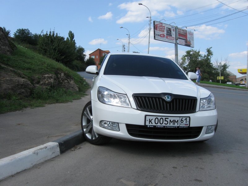 Škoda Octavia a5 2011 черная решетка