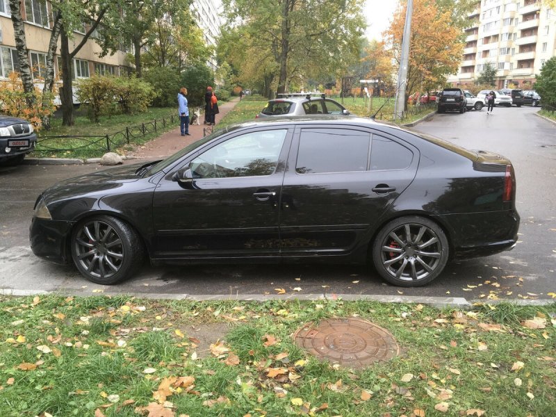 Шкода Octavia 2021 RS черный