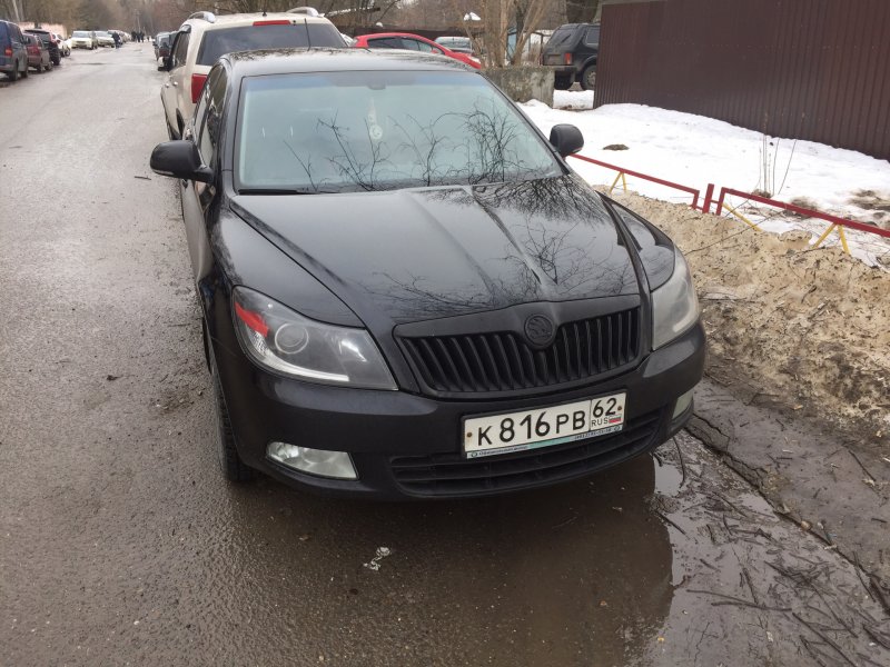 Шкода Октавиа в5 фары в черный