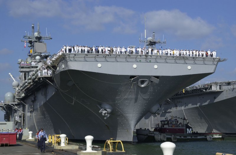 LHD 3 Crest