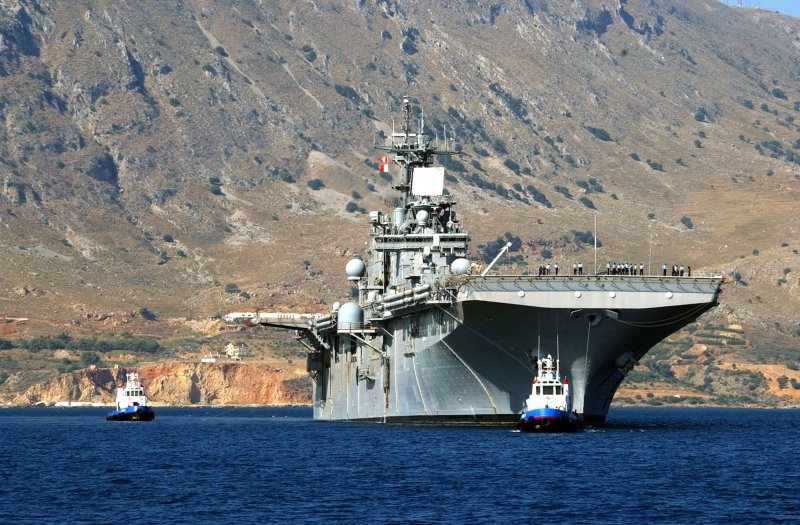 УДК Kearsarge (LHD-3)