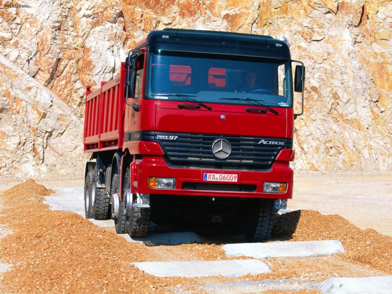 Самосвал Mercedes-Benz Arocs 4140