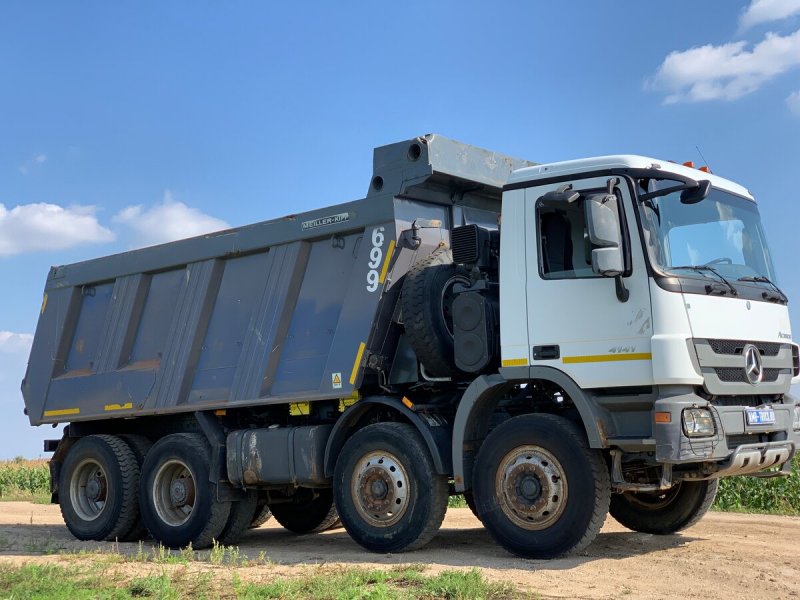 Mercedes-Benz Actros 930 самосвал
