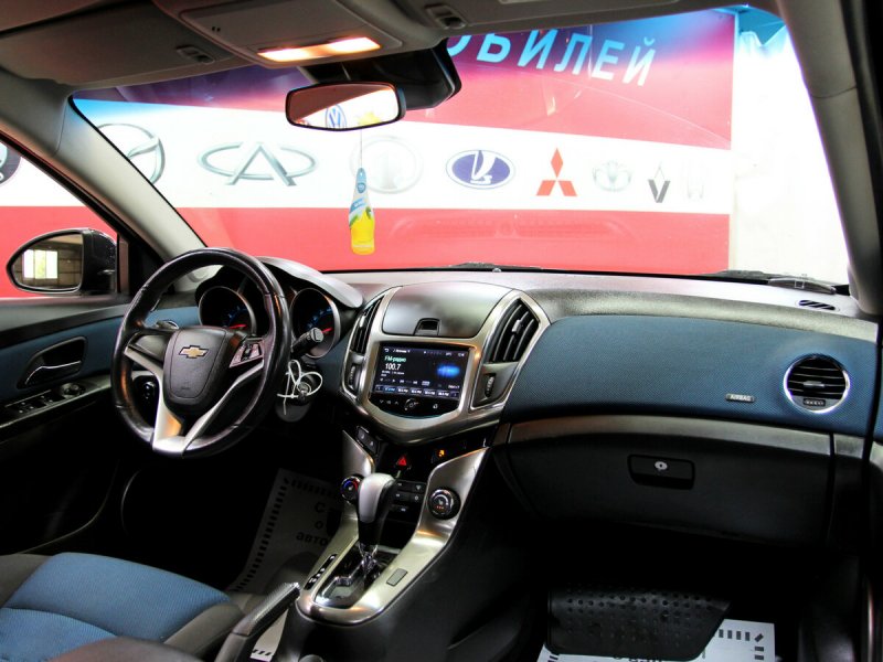 Шевроле Круз 2013 1.8 автомат