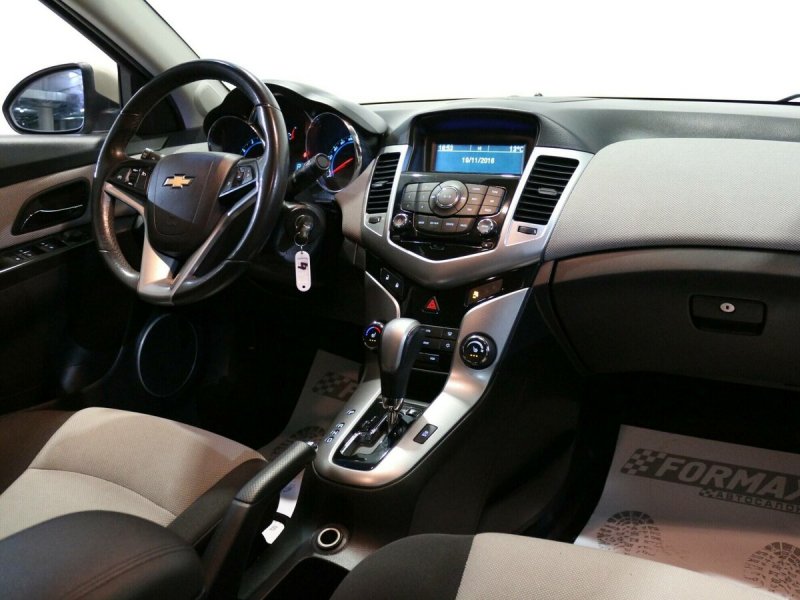 Chevrolet Cruze 2013 1.8 автомат