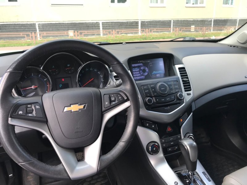 Chevrolet Cruze 2013 1.8 автомат