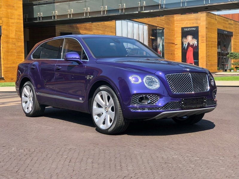 Bentley Bentayga фиолетовый