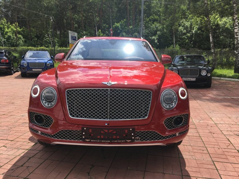 Автомобиль Bentley Bentayga