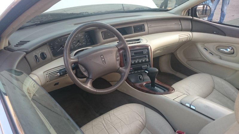 Linkoln Mark 8 Coupe Interior