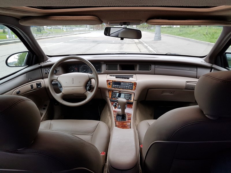 Lincoln Mark 8 Interior