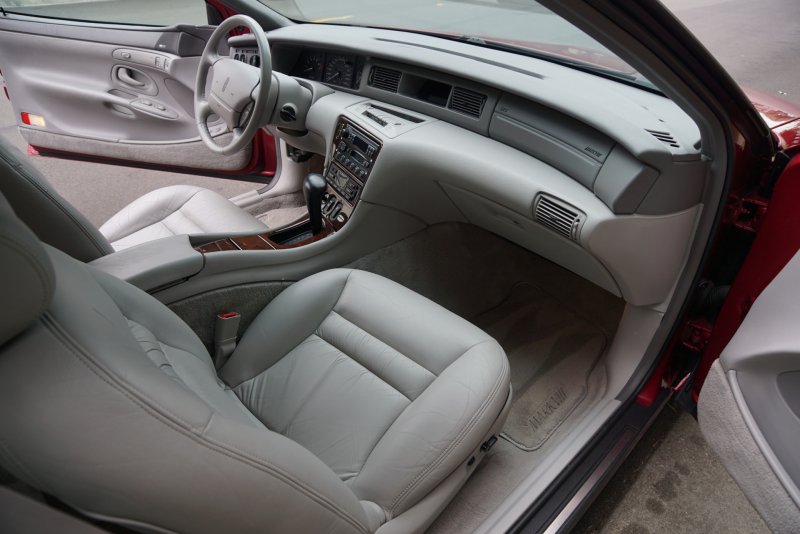Lincoln Mark 8 салон