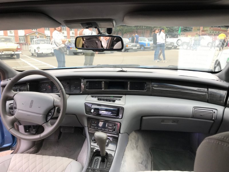 Lincoln Mark VIII салон