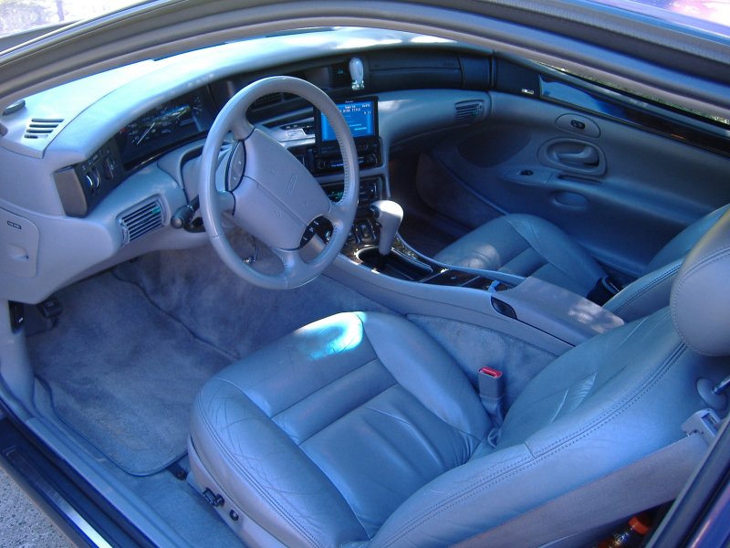 Lincoln Mark VIII задний ряд