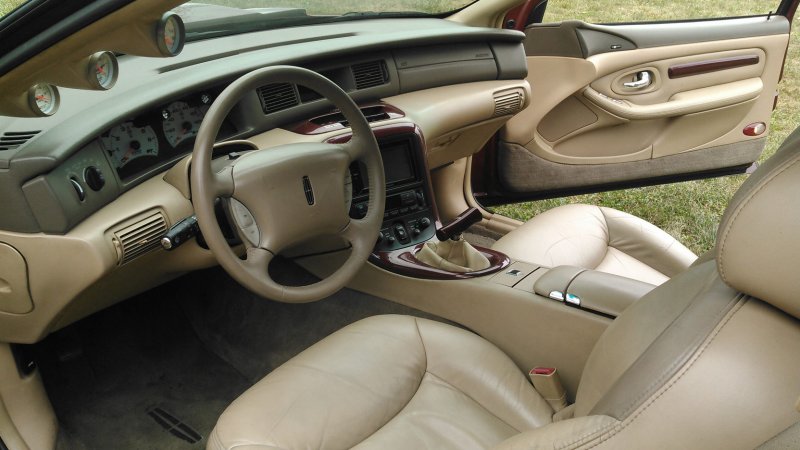 Lincoln Mark VIII Interior