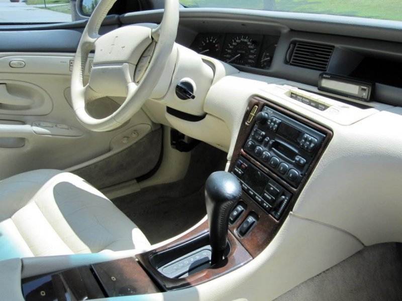 Lincoln Mark 8 1993 салон