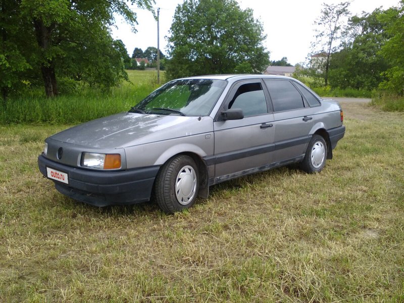 VW Passat b3 1990 седан