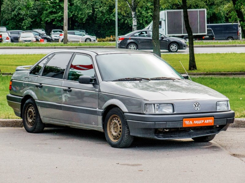 Volkswagen Passat b3 1990 года