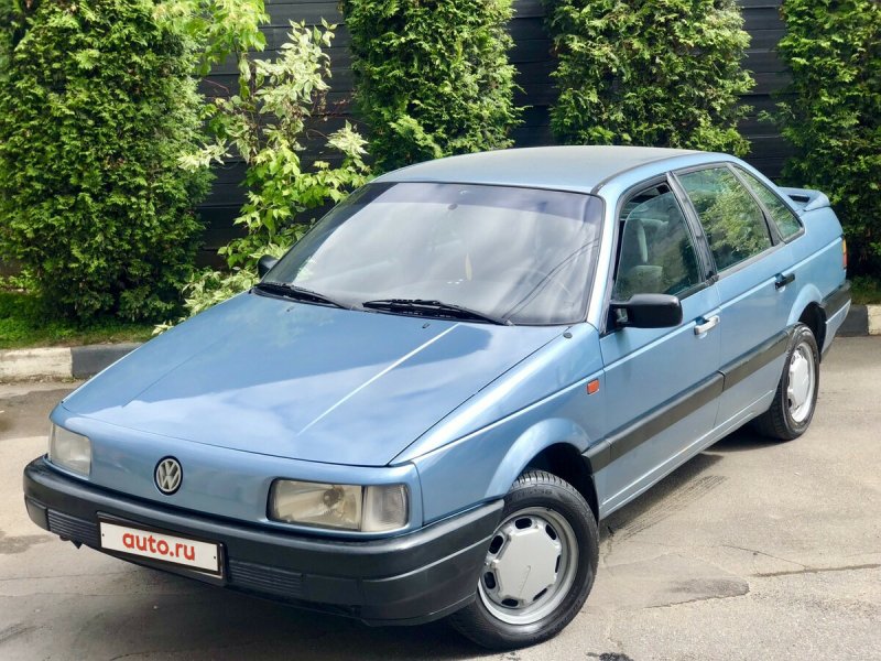 VW Passat b3 1990 седан
