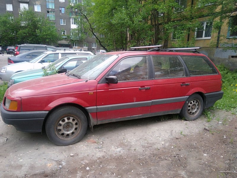 Фольксваген Пассат 1991 красная