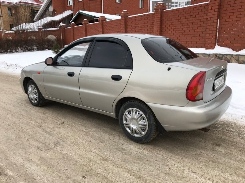 Chevrolet 2008 lanos золотой