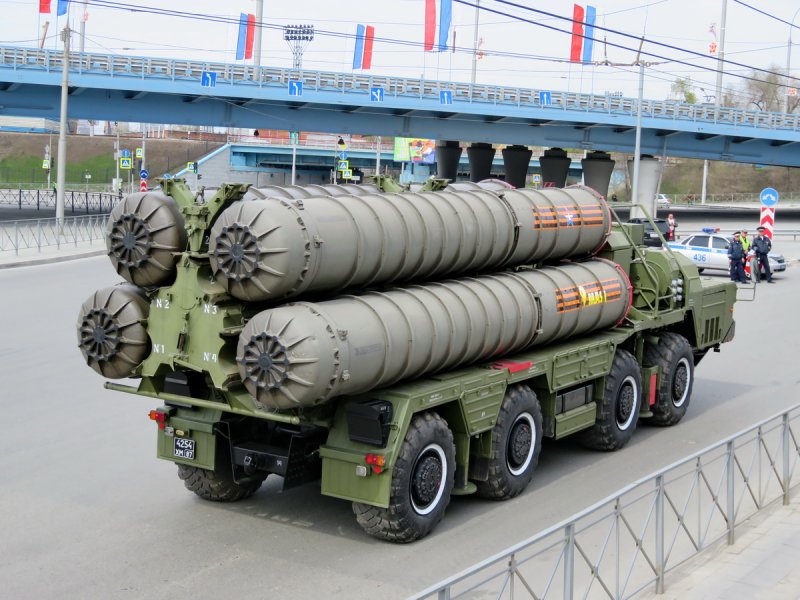 МАЗ военный тягач 543