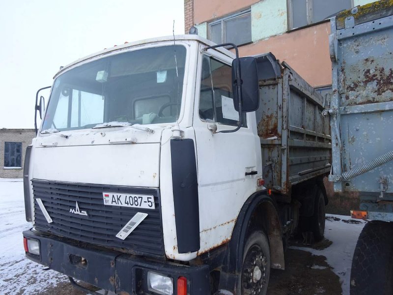 МАЗ 555102 самосвал сельхозник