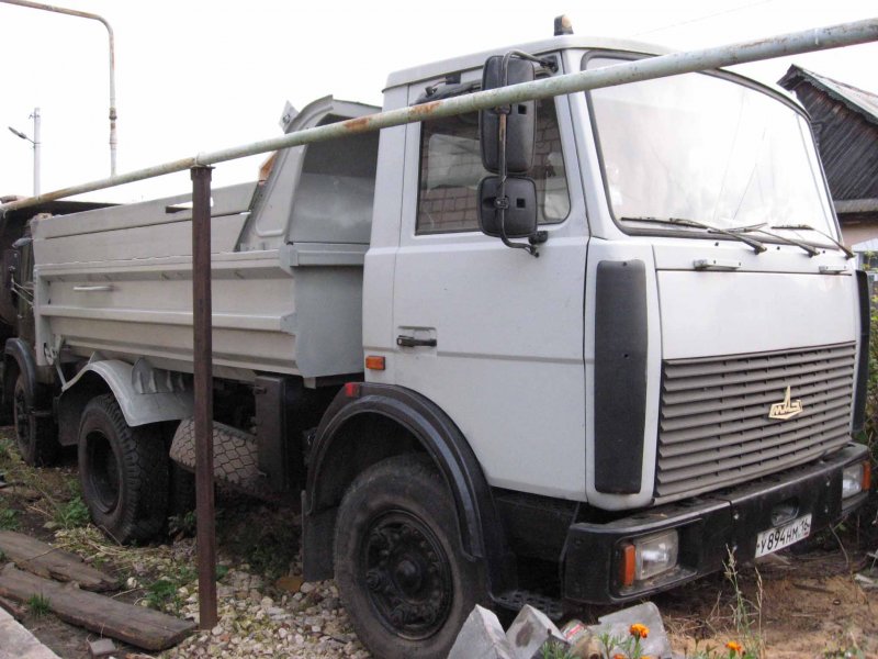 Грузовой самосвал "МАЗ 555102-223