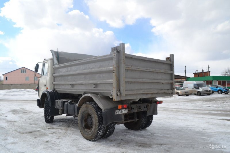 Самосвал МАЗ 555102