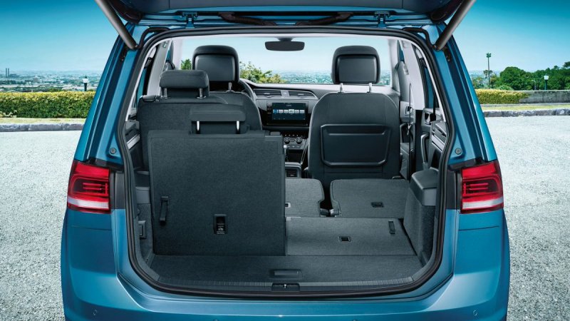 Volkswagen Touran 2018 багажник