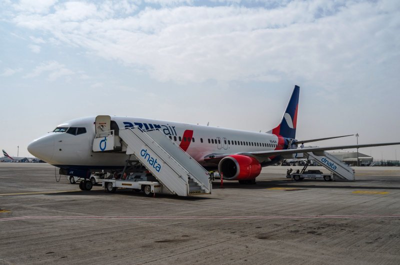 Самолёт Azur Air Боинг 737